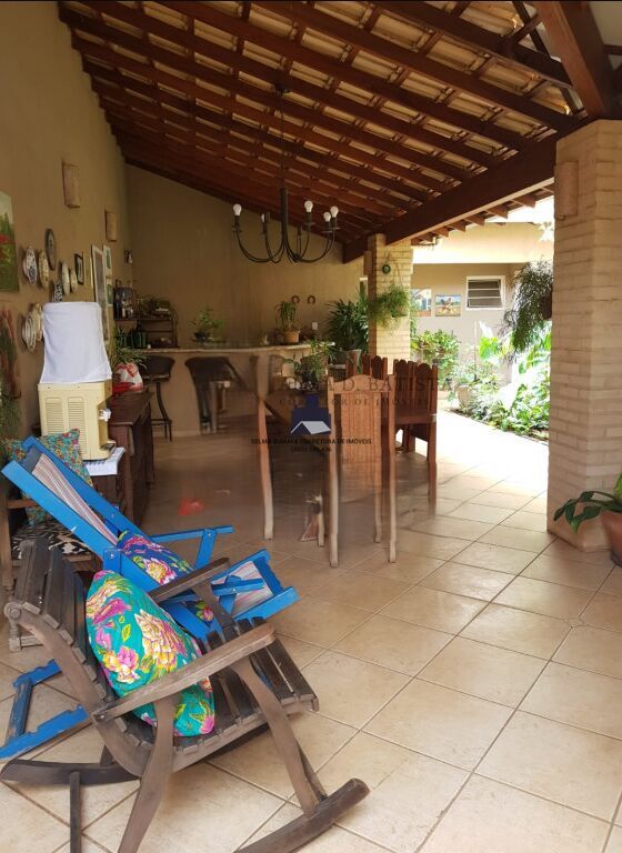 Casa com 3 quartos à venda, 270m² — foto 17 de 19