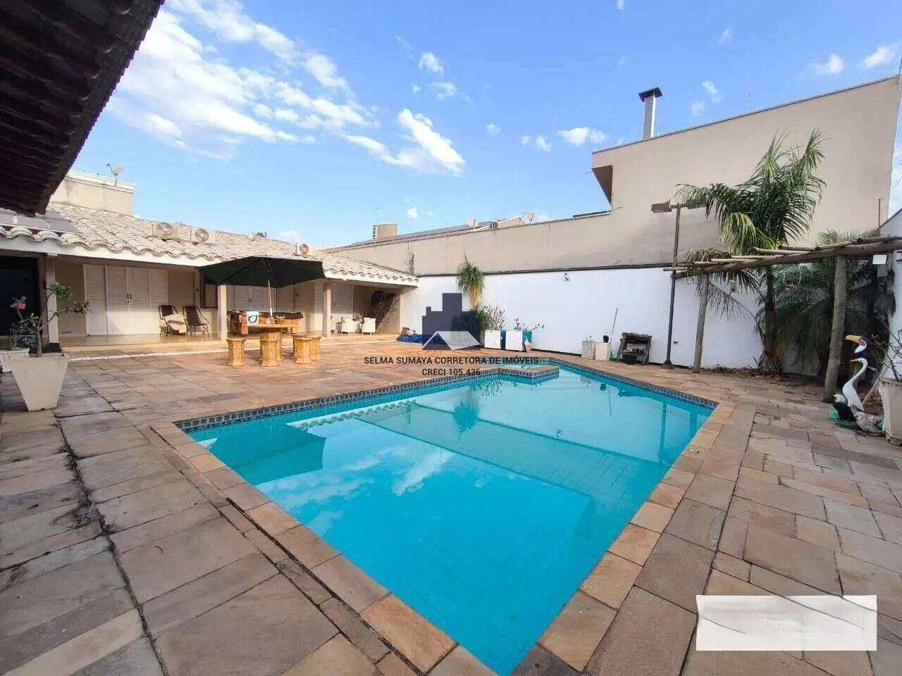 Casa com 3 quartos à venda, 320m² — foto 15 de 25