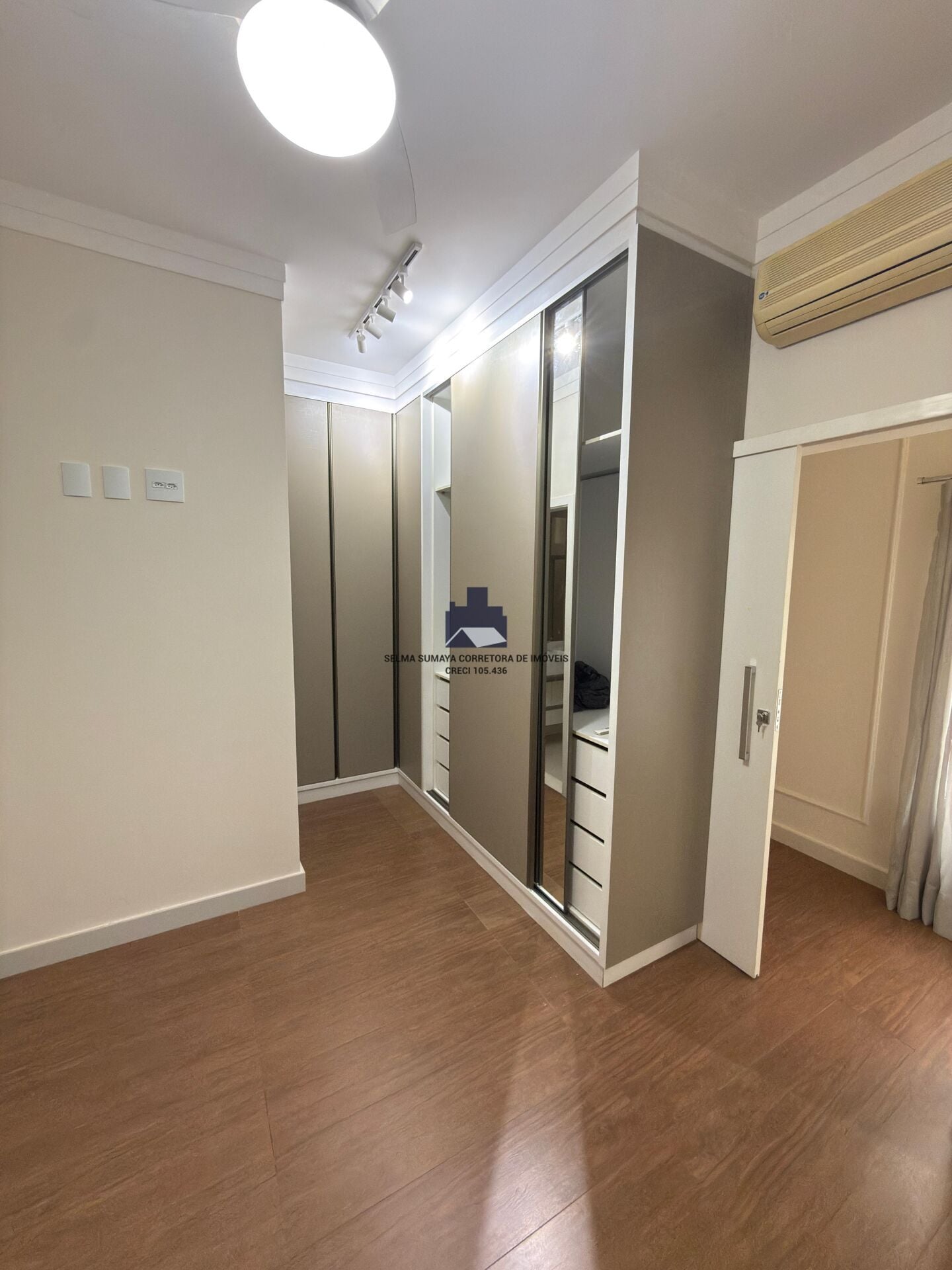 Casa de Condomínio com 4 quartos à venda, 330m² — foto 5 de 10
