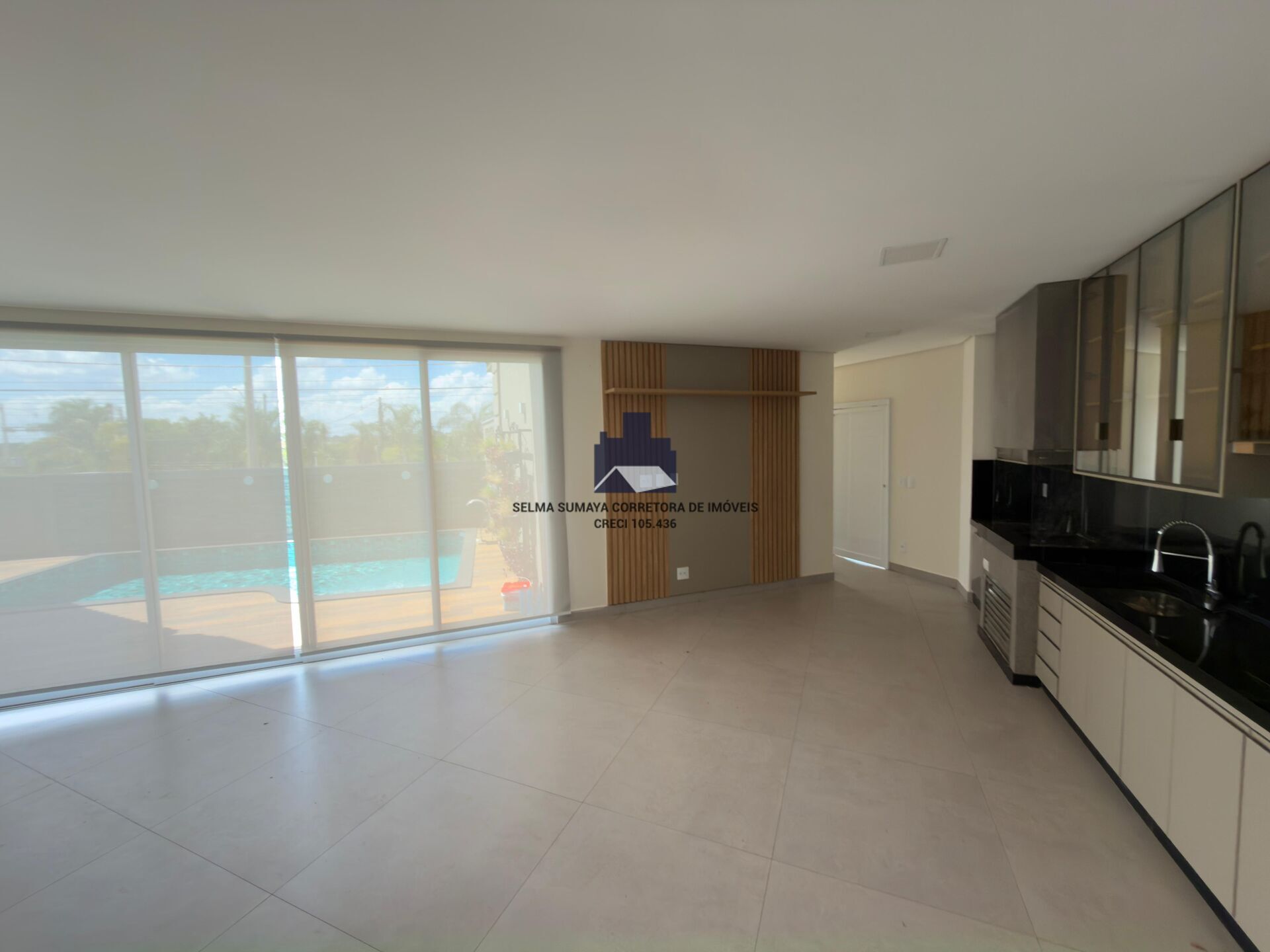 Casa de Condomínio com 4 quartos à venda, 330m² — foto 4 de 10