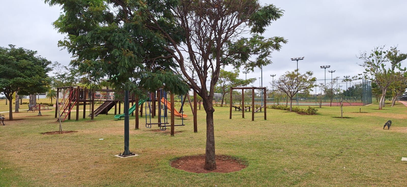 Terreno / Lote / Condomínio à venda, 287m² — foto 15 de 17
