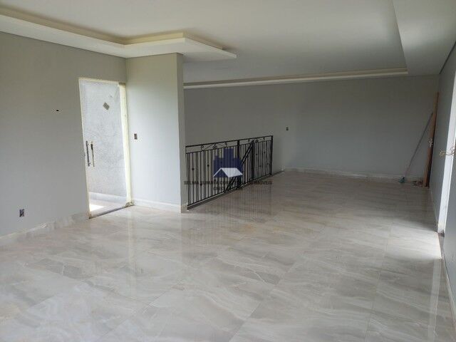 Casa de Condomínio com 3 quartos à venda, 302m² — foto 18 de 19