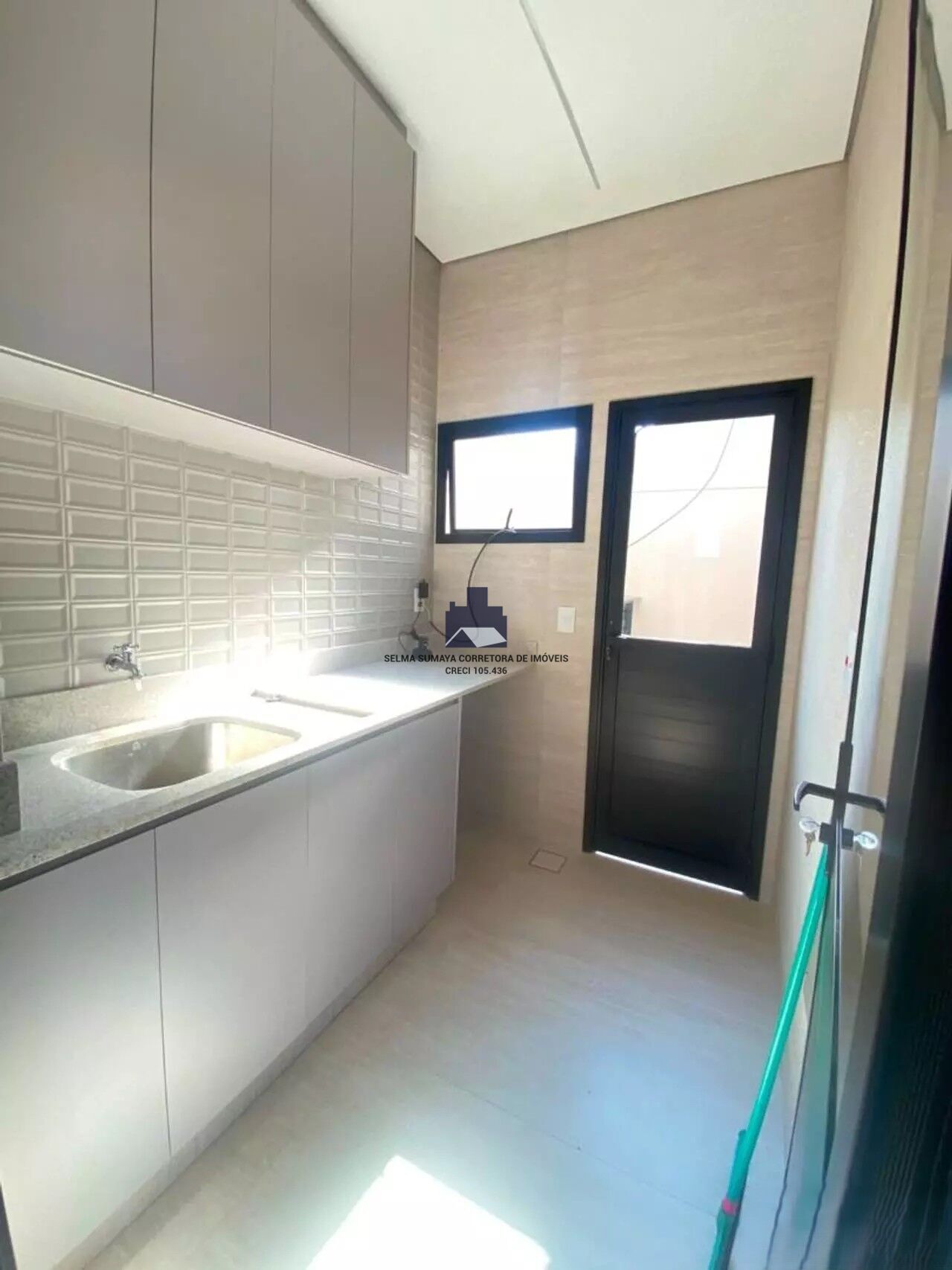 Casa de Condomínio com 3 quartos à venda, 200m² — foto 15 de 17
