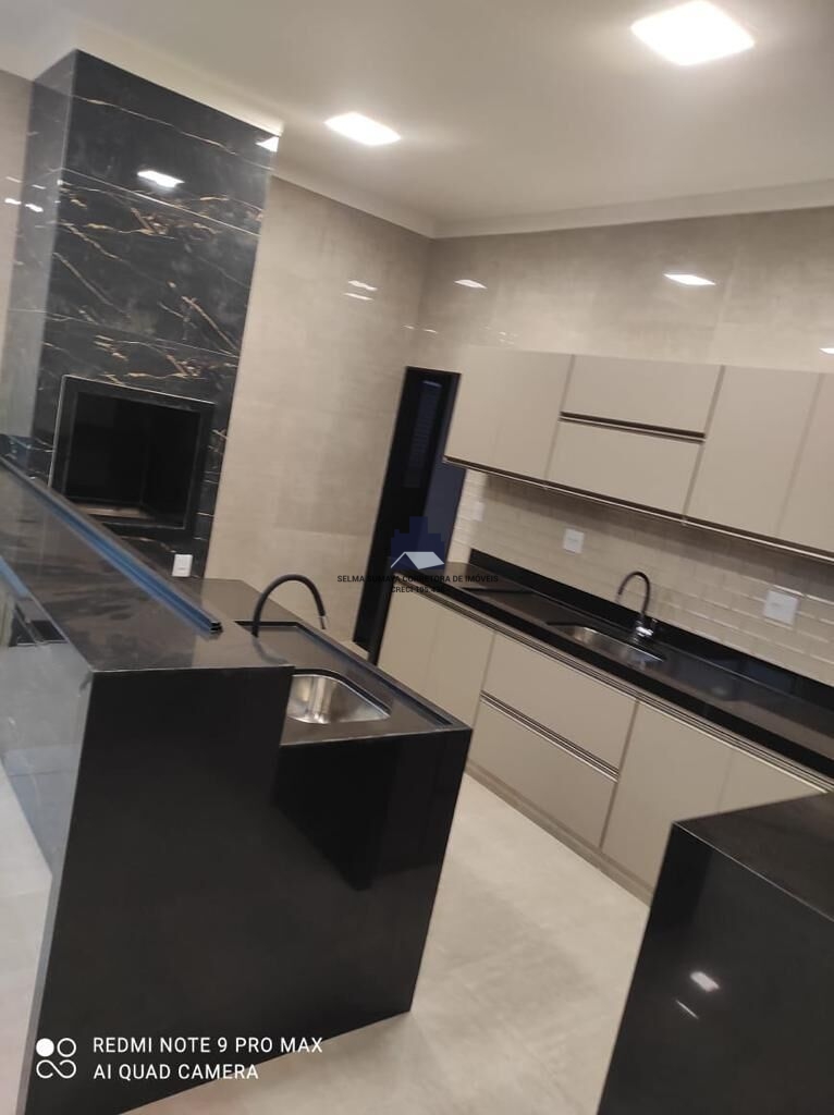 Casa de Condomínio com 3 quartos à venda, 220m² — foto 8 de 12
