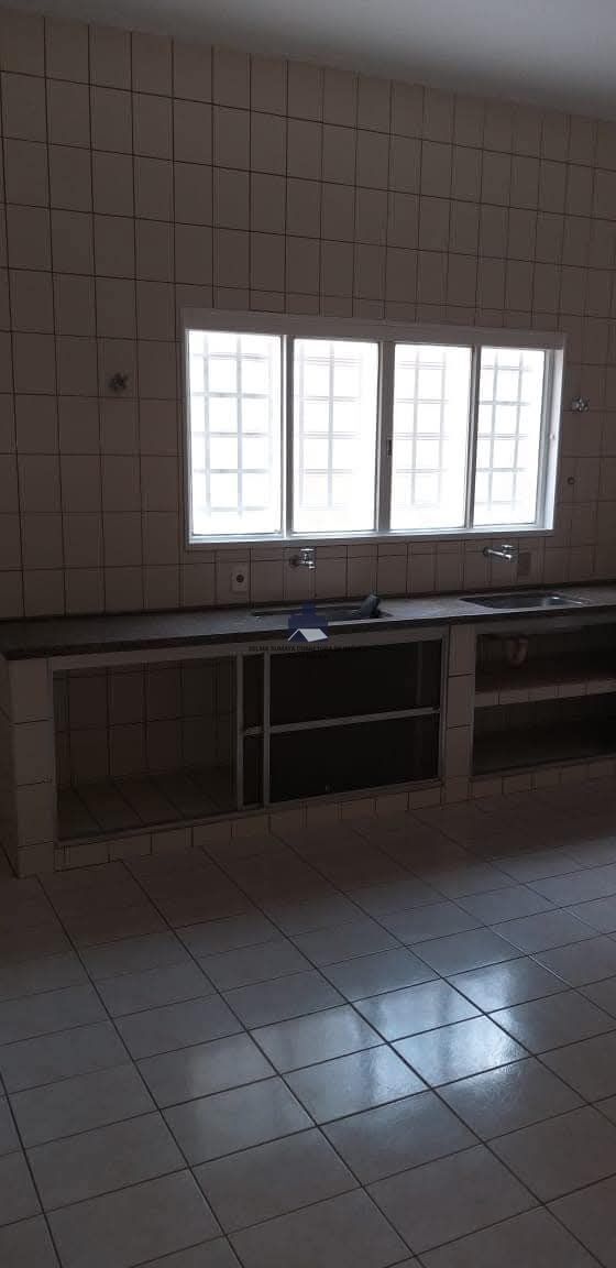 Casa com 3 quartos à venda, 220m² — foto 9 de 28