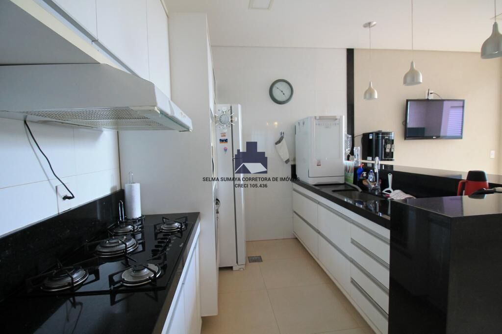 Casa de Condomínio com 4 quartos à venda, 257m² — foto 18 de 26