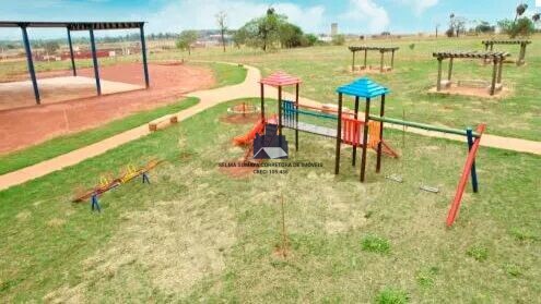 Terreno / Lote / Condomínio à venda, 242m² — foto 5 de 6