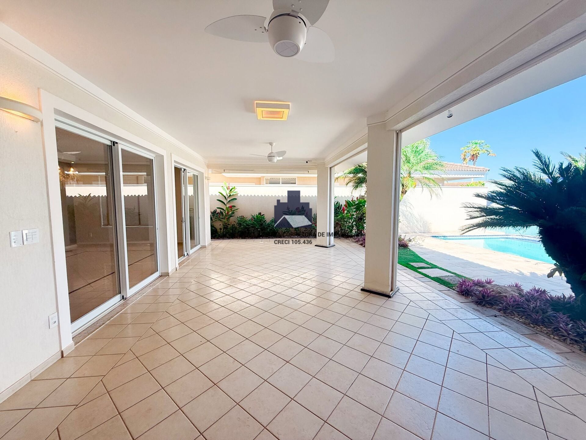 Casa de Condomínio com 4 quartos à venda, 417m² — foto 17 de 20