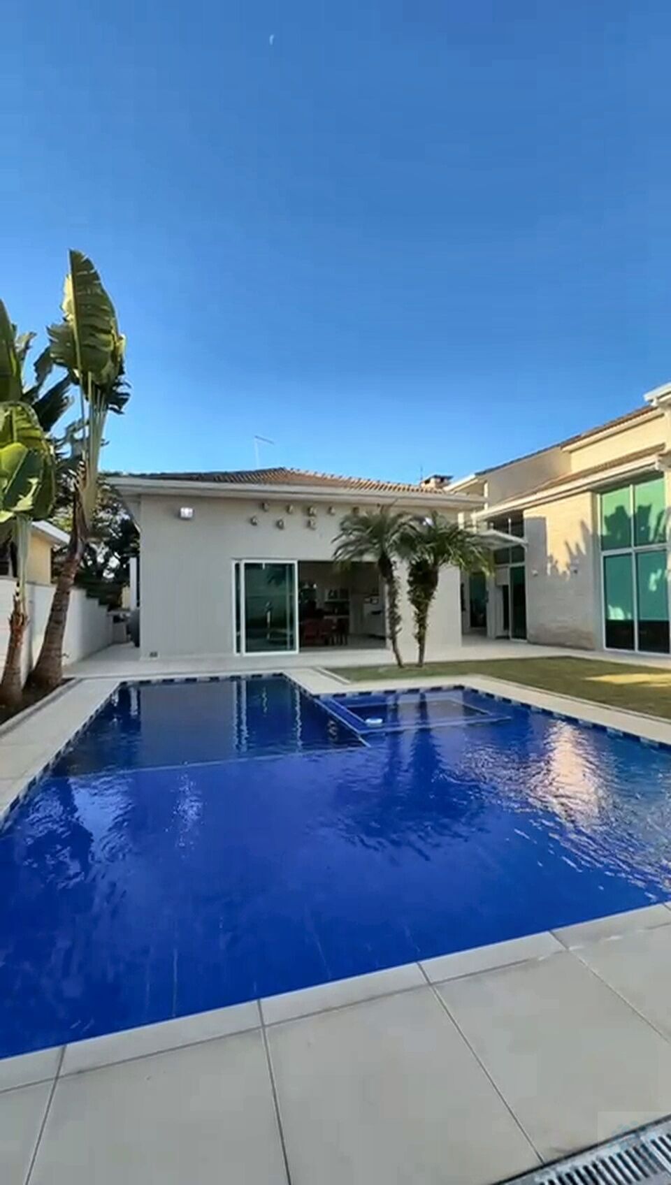 Casa, 4 quartos, 390 m² - Foto 2