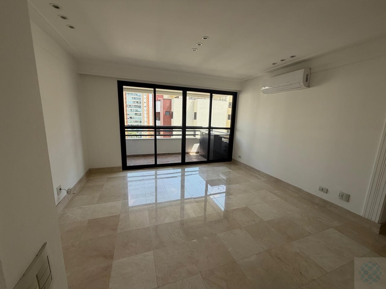 Apartamento, 3 quartos, 232 m² - Foto 1