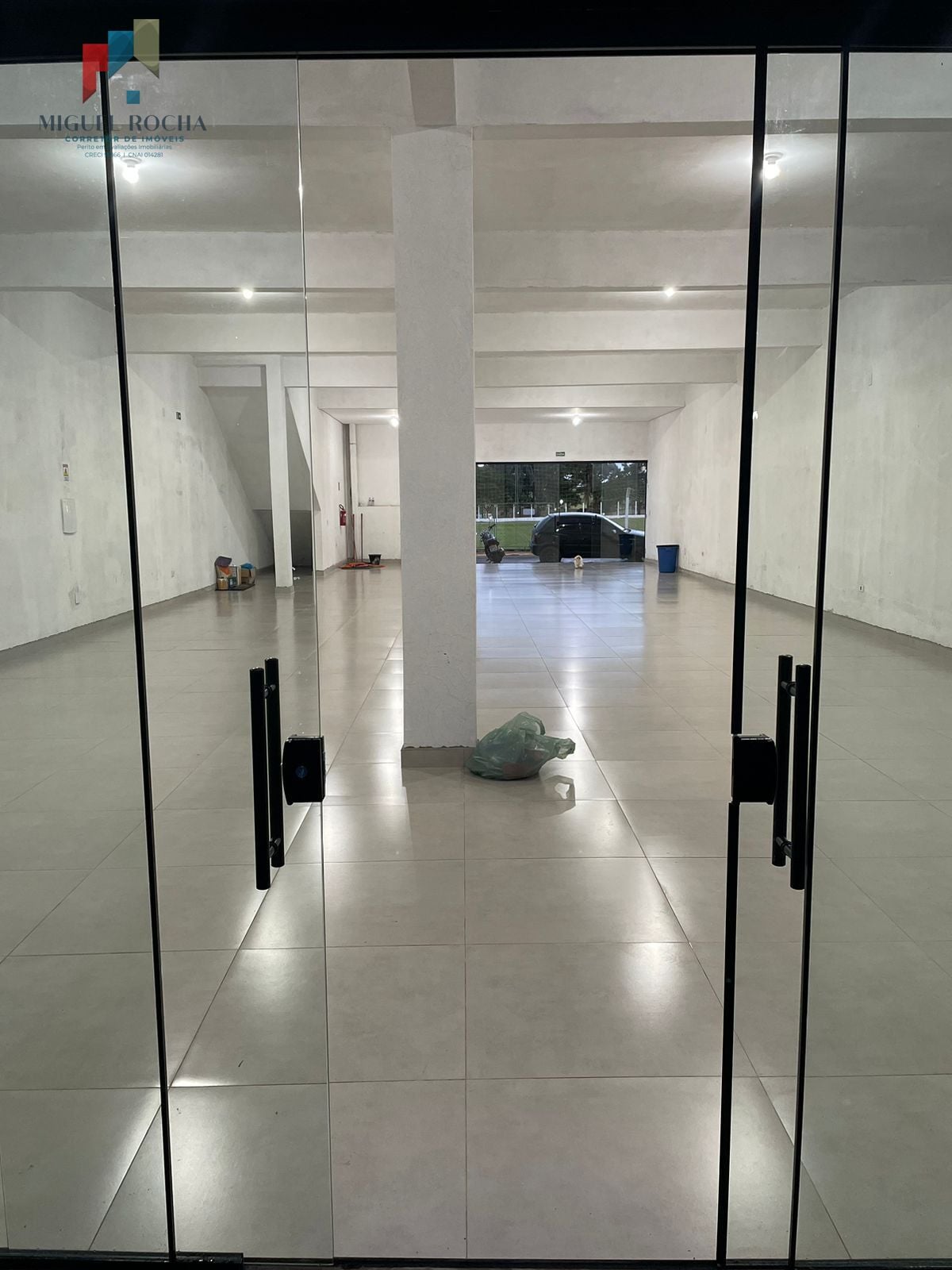 Loja Ponto Comercial em Jardim Santo Antônio, Quadra/SP