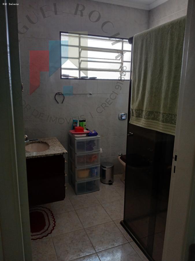 Sobrado para alugar no bairro Vila Pires em Santo André/SP