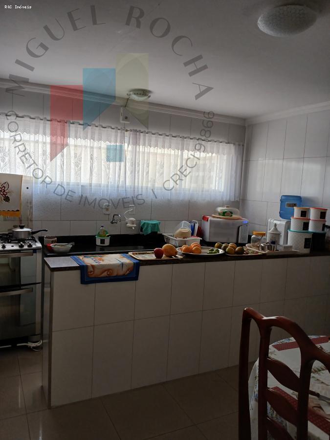 Sobrado para alugar no bairro Vila Pires em Santo André/SP