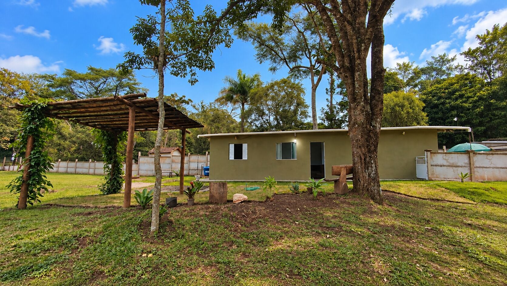 Chácara, 1 quarto, 1200 m² - Foto 1