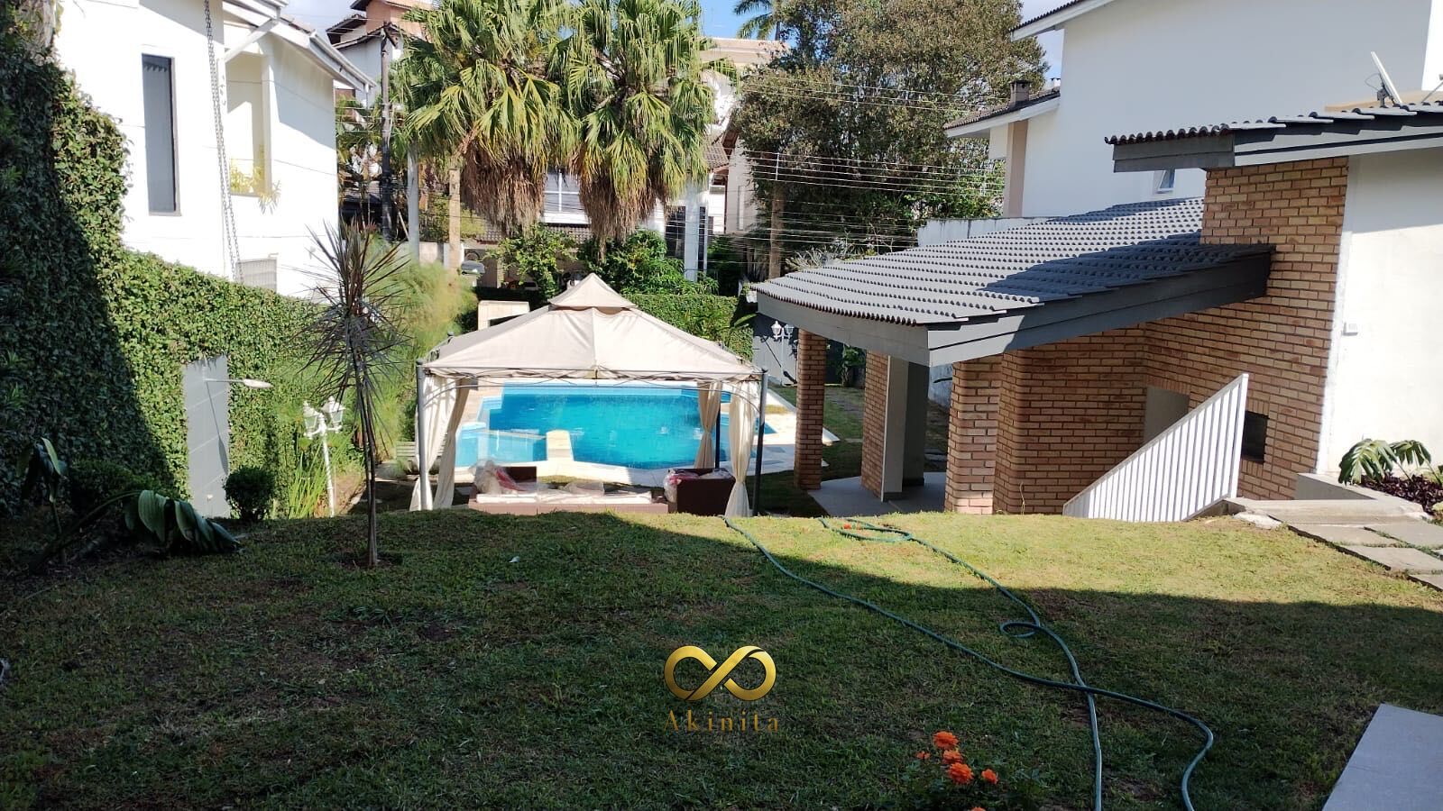 Casa à venda com 3 quartos, 1 suíte, 4 vagas e 330m² no Aruja 5, Arujá (SP) — foto 4 de 14