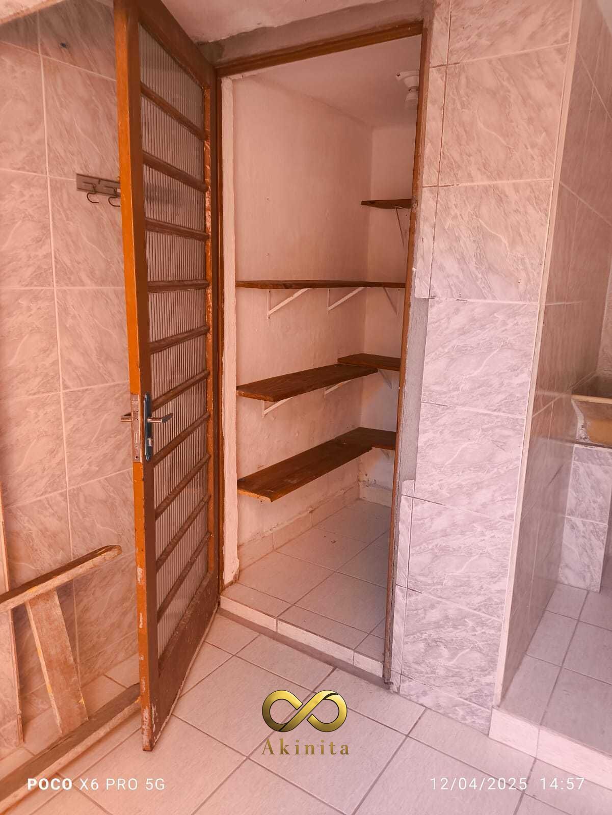 Casa à venda com 3 quartos, 1 suíte, 2 vagas e 146m² no Conjunto Habitacional Antônio Bovolenta, Mogi das Cruzes (SP) — foto 11 de 12