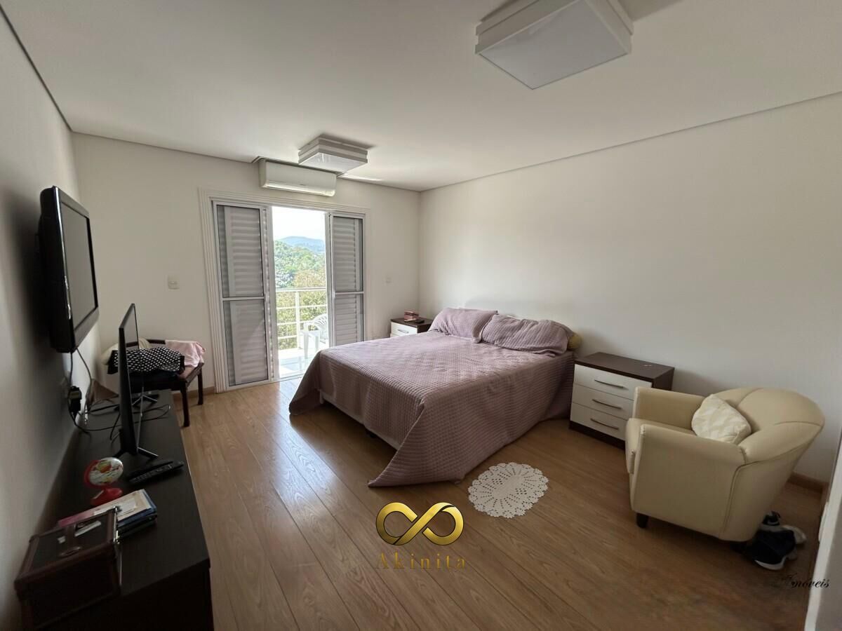 Casa à venda com 4 quartos, 3 suítes, 6 vagas e 470m² no Parque Residencial Itapeti, Mogi das Cruzes (SP) — foto 15 de 30