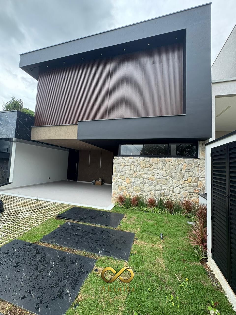 Casa à venda com 3 quartos, 3 suítes, 4 vagas e 240m² no Cézar de Souza, Mogi das Cruzes (SP) — foto 6 de 11