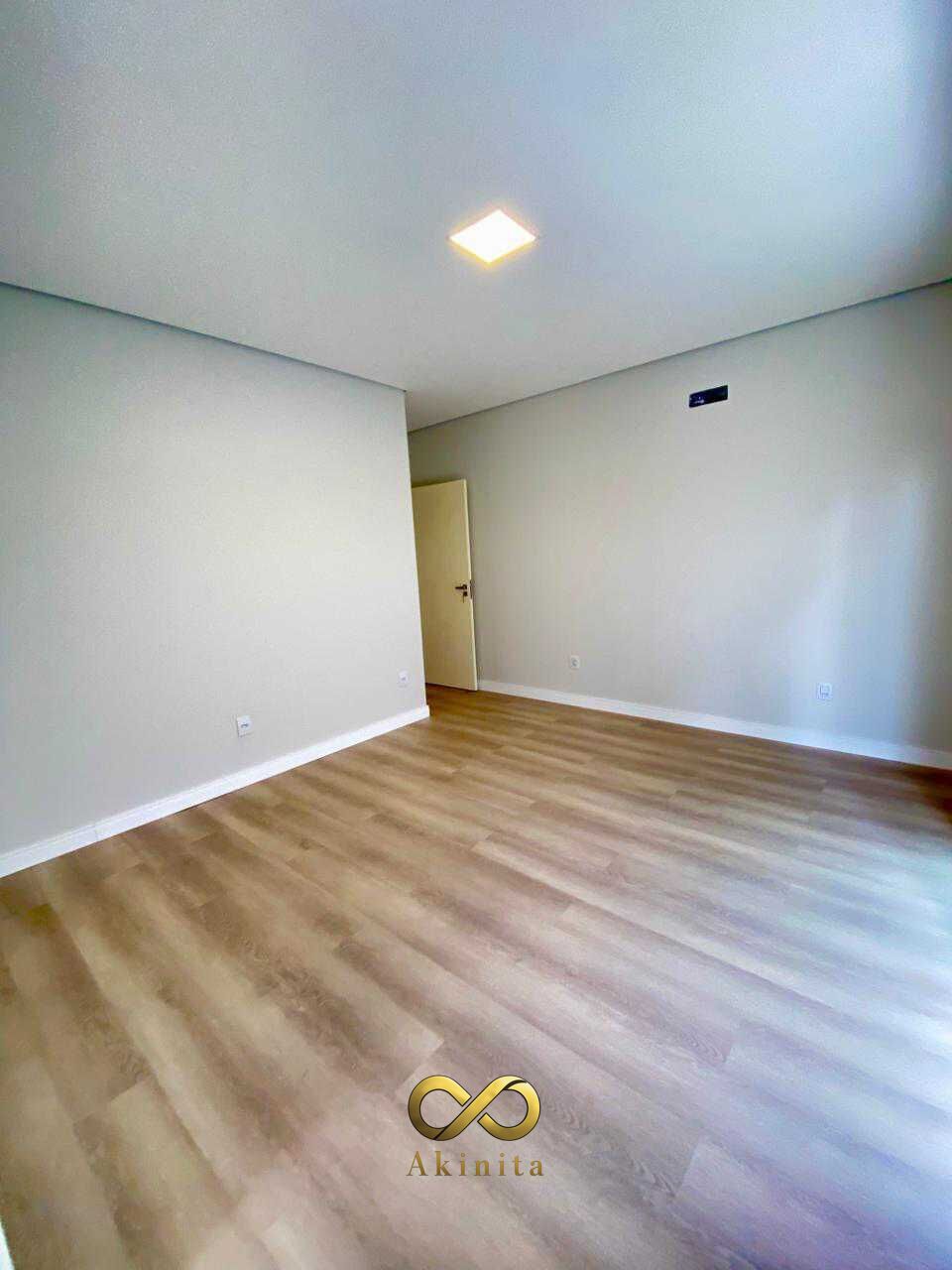 Casa à venda com 3 suítes, 4 vagas e 177m² no Jardim São Pedro, Mogi das Cruzes (SP) — foto 17 de 19