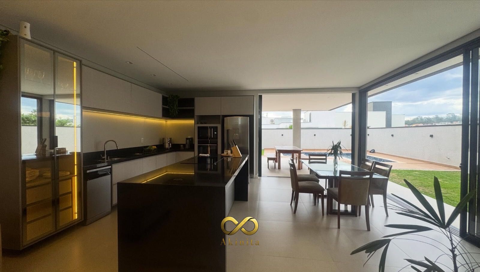 Casa à venda com 3 quartos, 3 suítes, 4 vagas e 230m² no Cézar de Souza, Mogi das Cruzes (SP) — foto 5 de 11