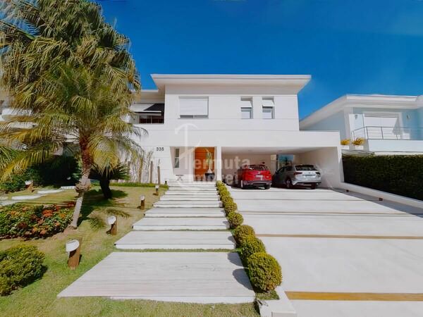 Casa de Alto Padrão Mobiliada no Alphaville 2 – 560m²