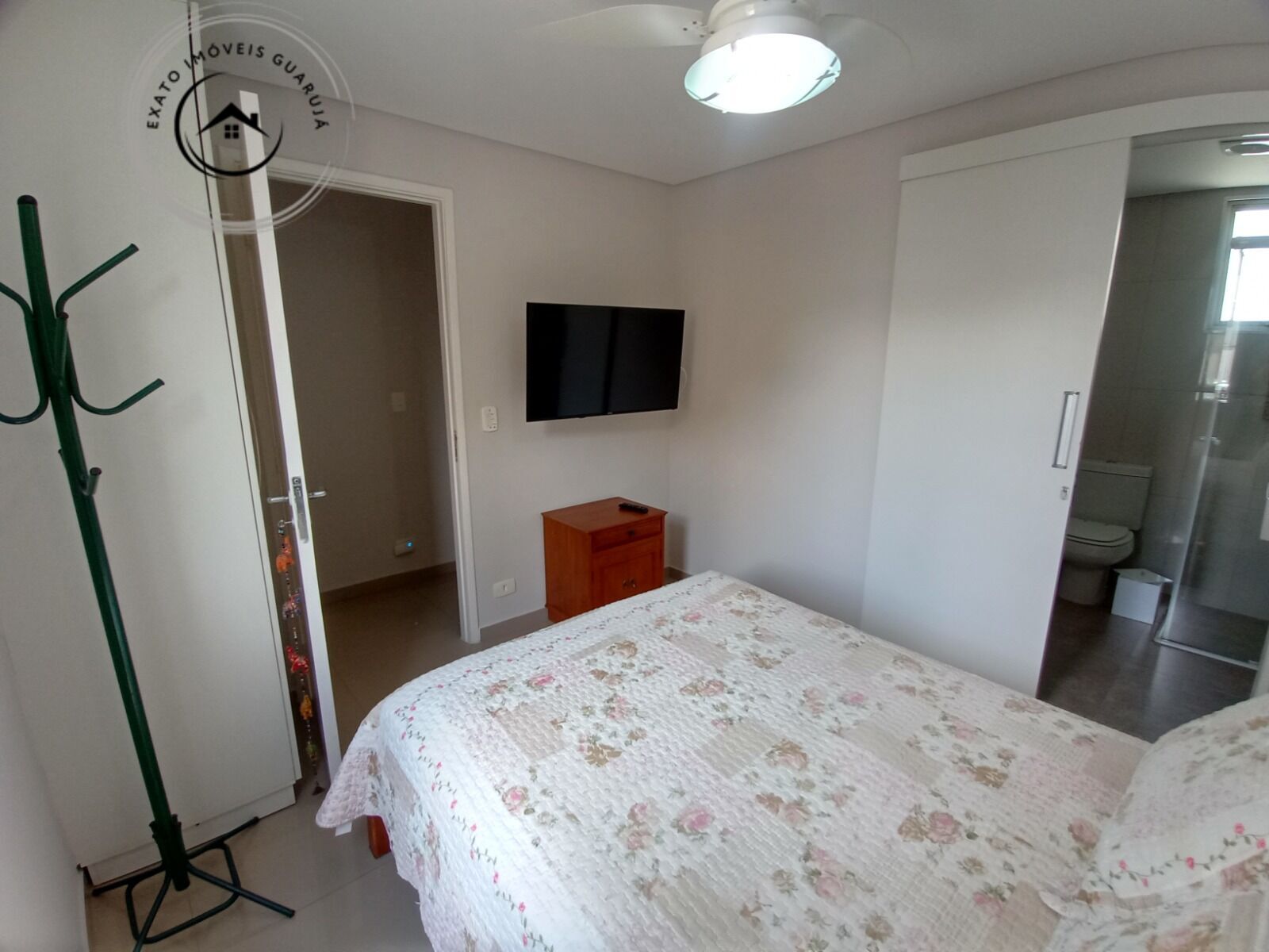 Apartamento Padrão de 03 dormitórios para venda na praia da Enseada. - foto 11