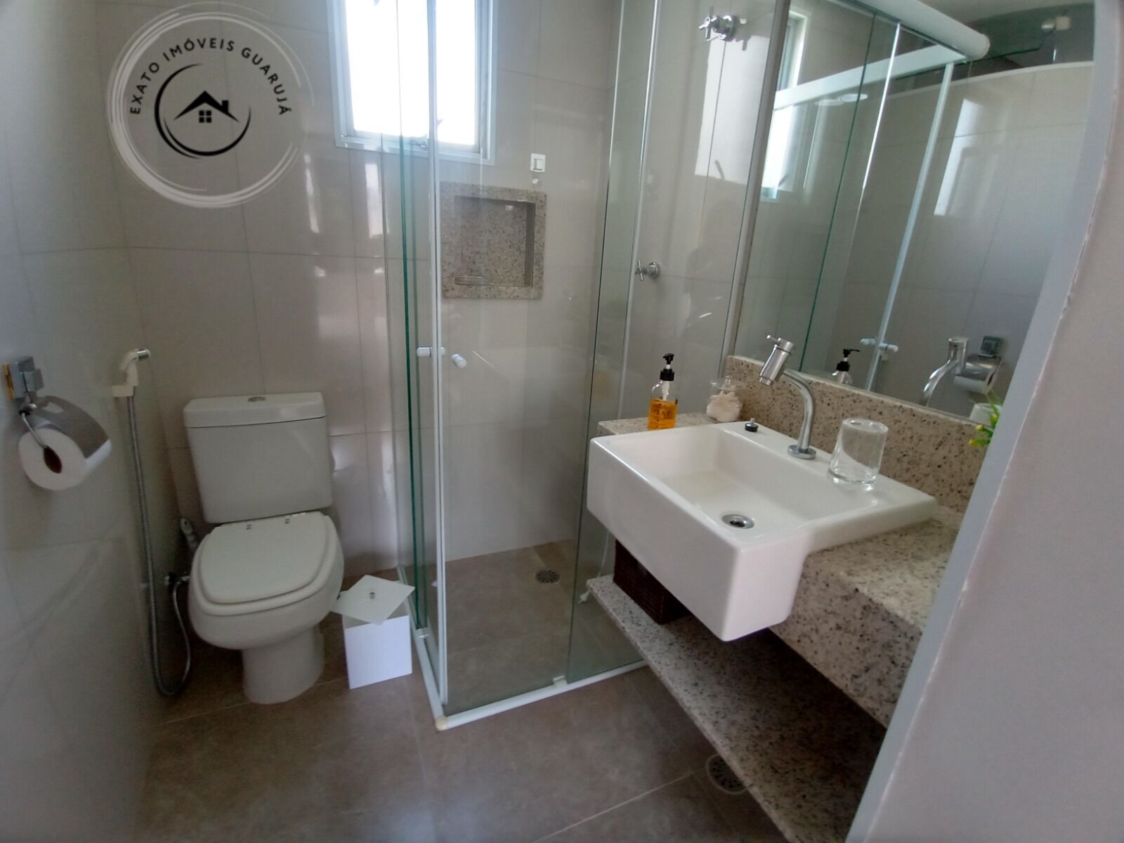 Apartamento Padrão de 03 dormitórios para venda na praia da Enseada. - foto 13