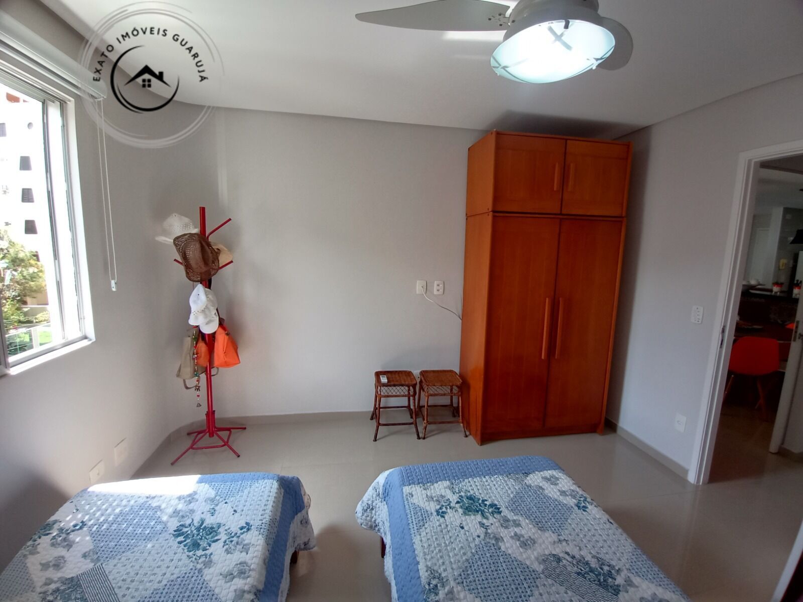 Apartamento Padrão de 03 dormitórios para venda na praia da Enseada. - foto 9
