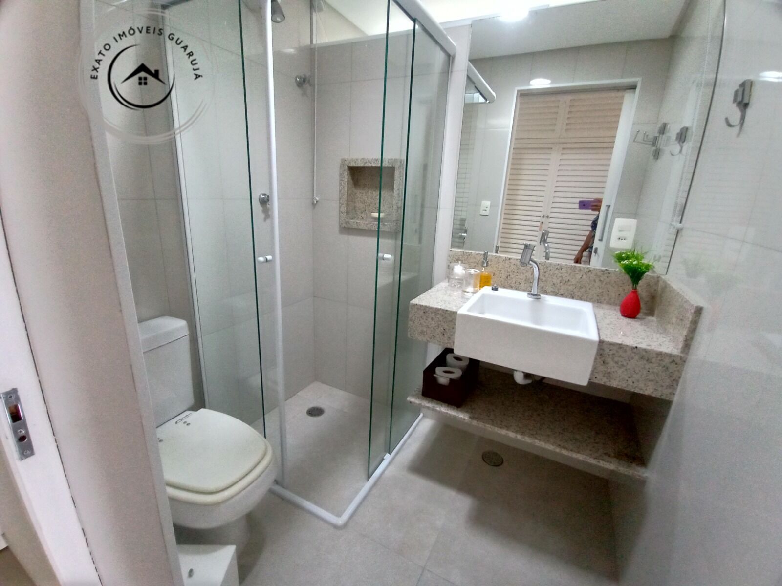 Apartamento Padrão de 03 dormitórios para venda na praia da Enseada. - foto 6