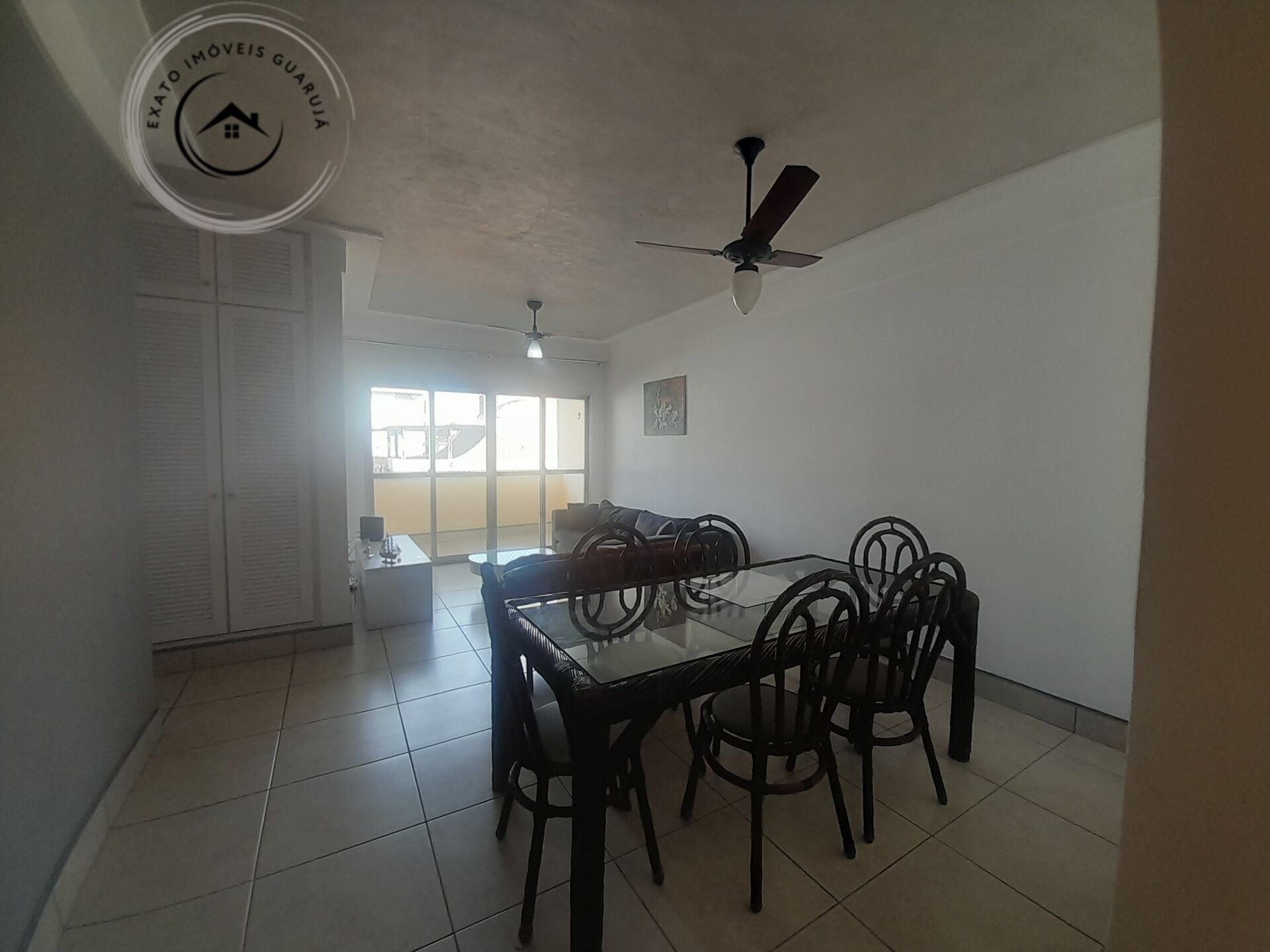 Apartamento padrão de 02 dormitórios para locação anual na p