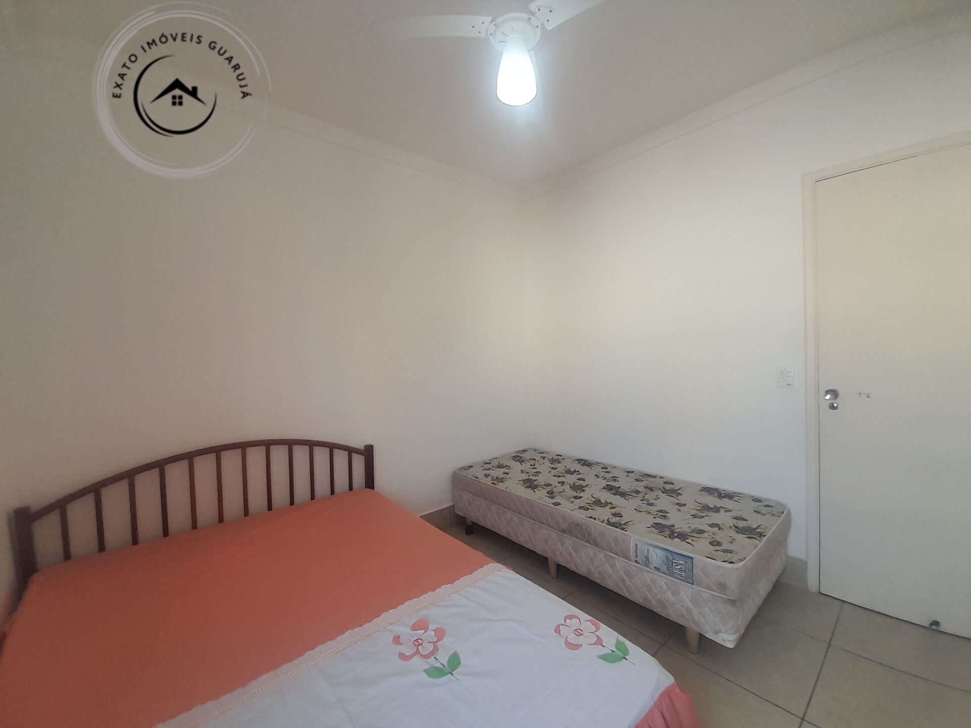 Apartamento padrão de 02 dormitórios para locação anual na p