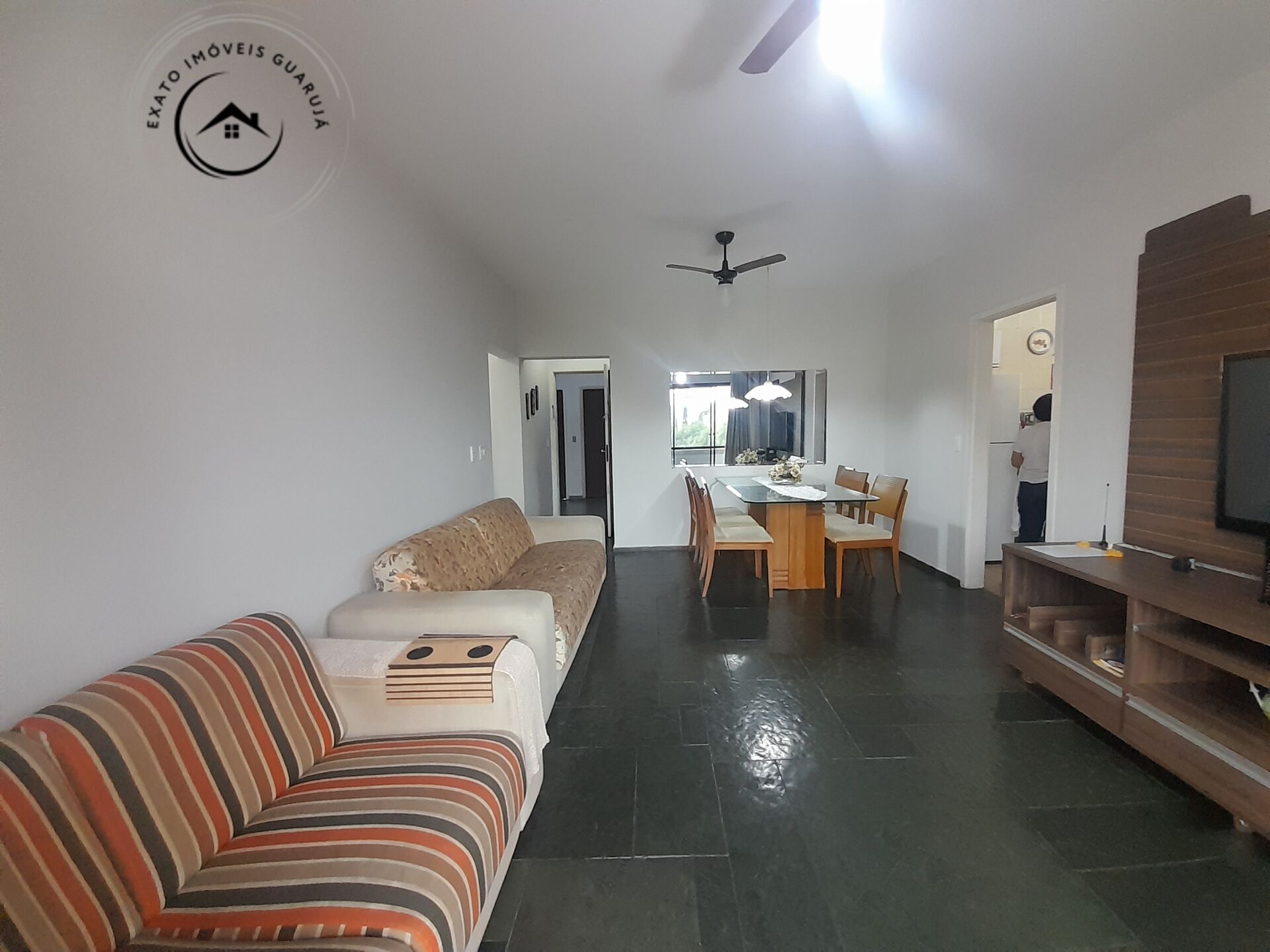Apartamento Padrão de 02 dormitórios para venda na Praia da Enseada. - foto 5