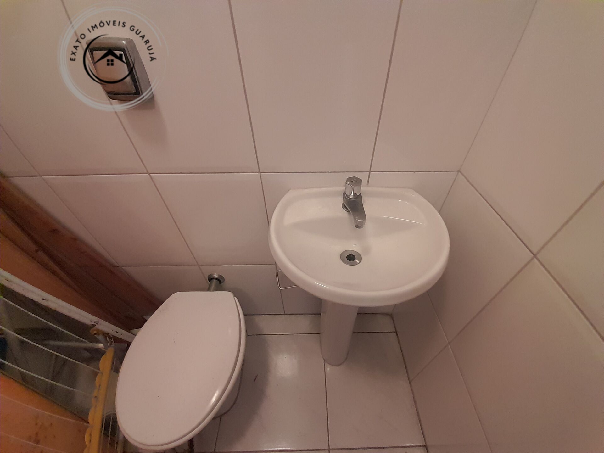 Apartamento Padrão de 02 dormitórios para locação anual na Praia da Enseada. - foto 28
