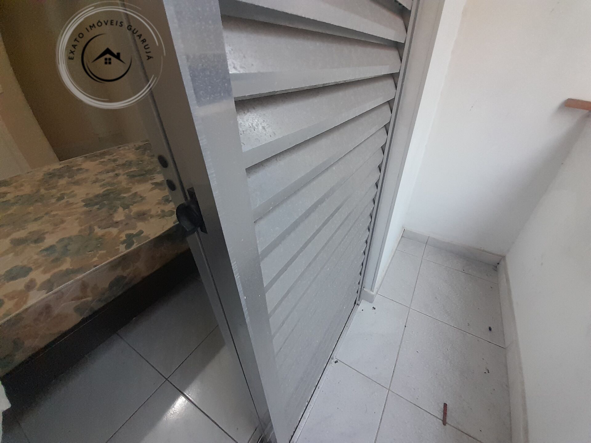 Apartamento Padrão de 02 dormitórios para locação anual na Praia da Enseada. - foto 16