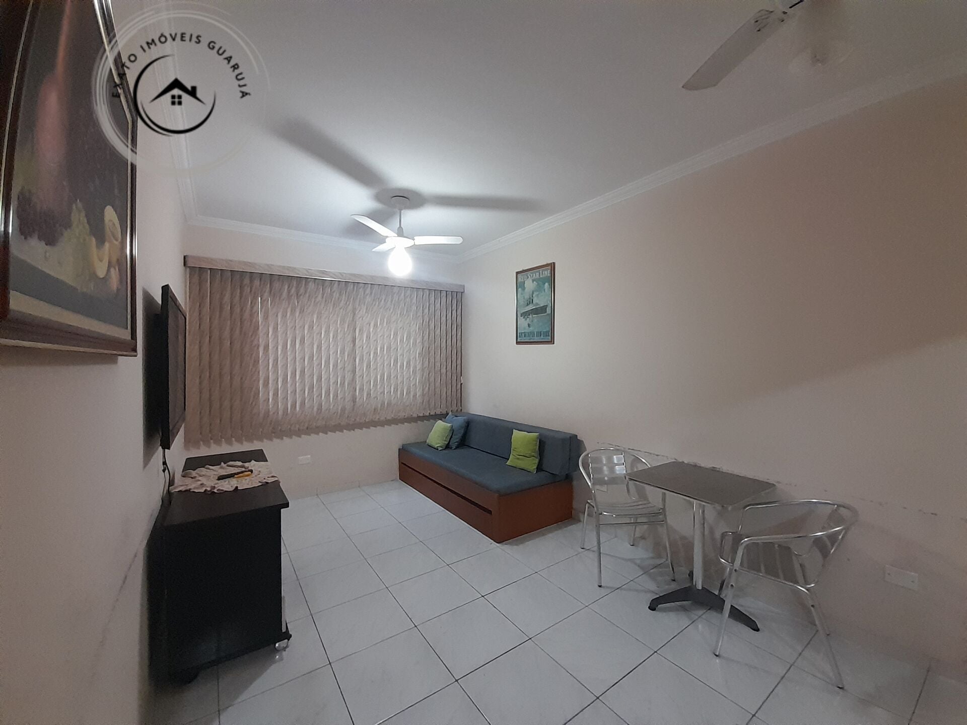 Apartamento Padrão de 02 dormitórios para locação anual na Praia da Enseada. - foto 2