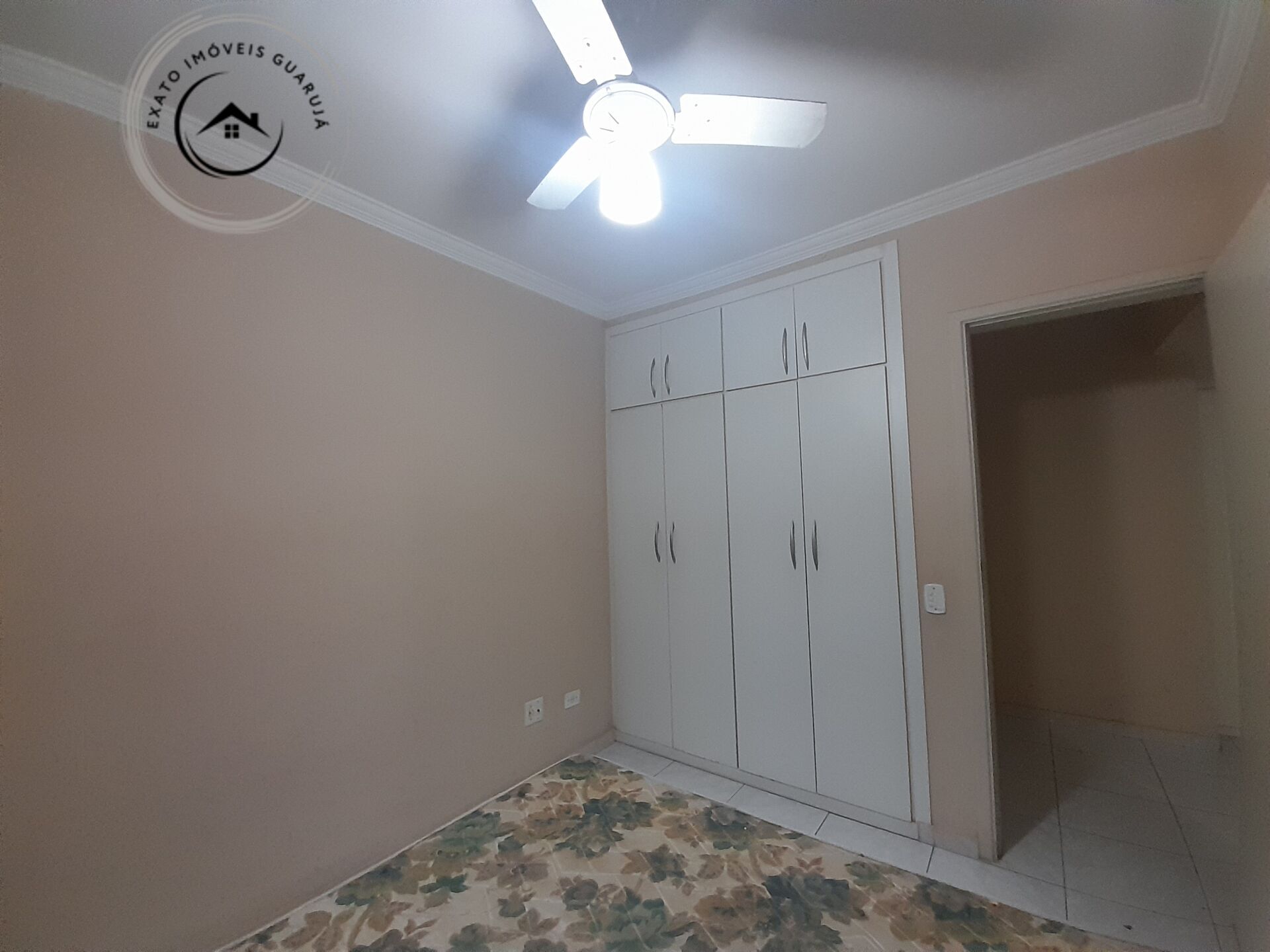 Apartamento Padrão de 02 dormitórios para locação anual na Praia da Enseada. - foto 17
