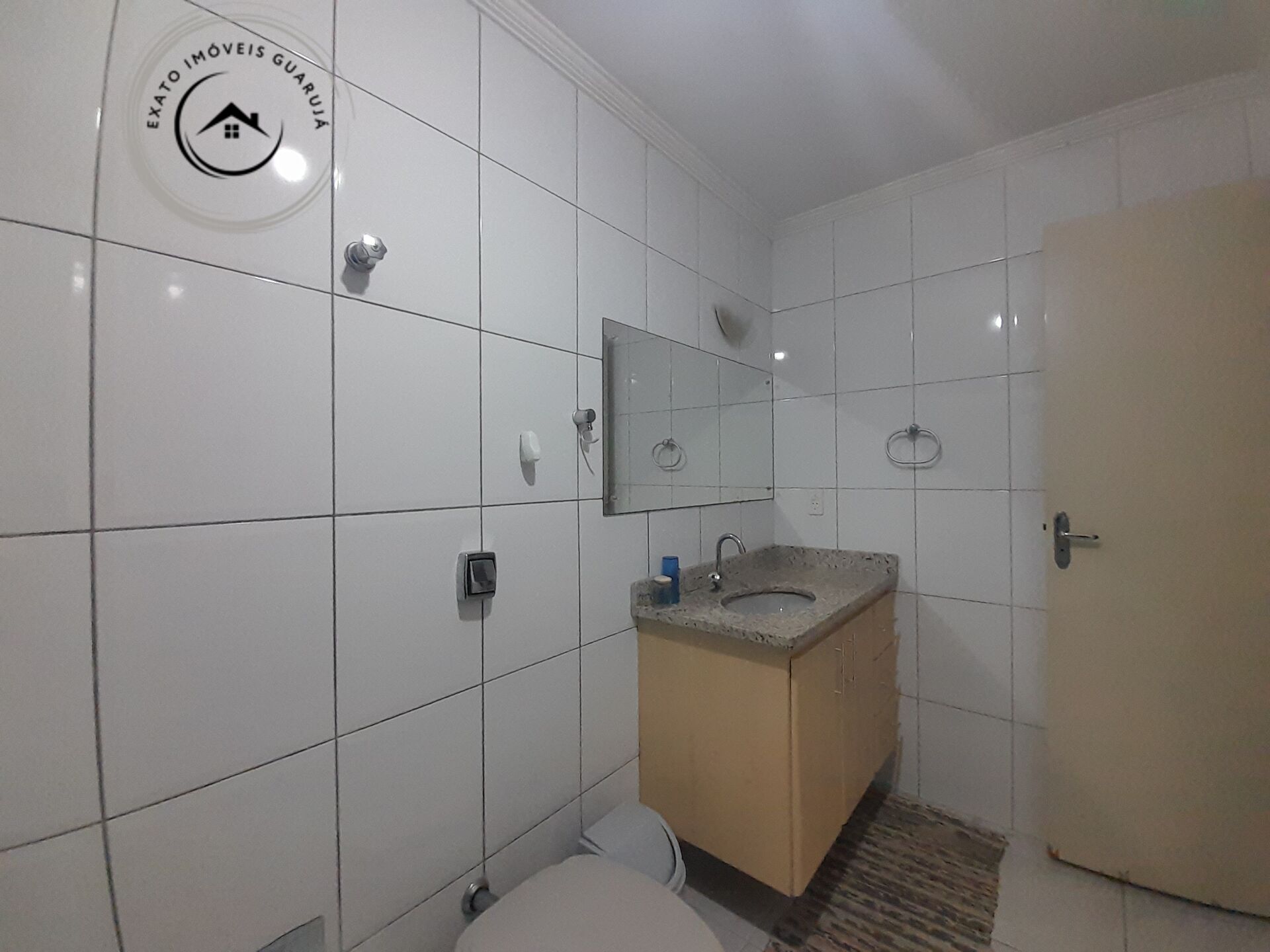 Apartamento Padrão de 02 dormitórios para locação anual na Praia da Enseada. - foto 20