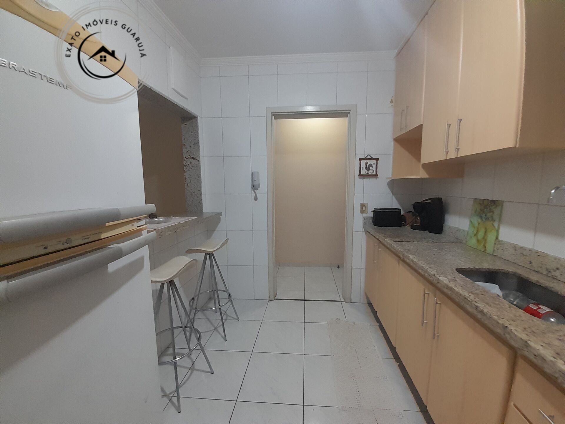 Apartamento Padrão de 02 dormitórios para locação anual na Praia da Enseada. - foto 26