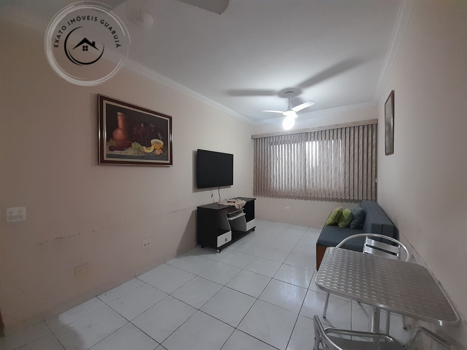 Apartamento Padrão de 02 dormitórios para locação anual na Praia da Enseada. - foto 3