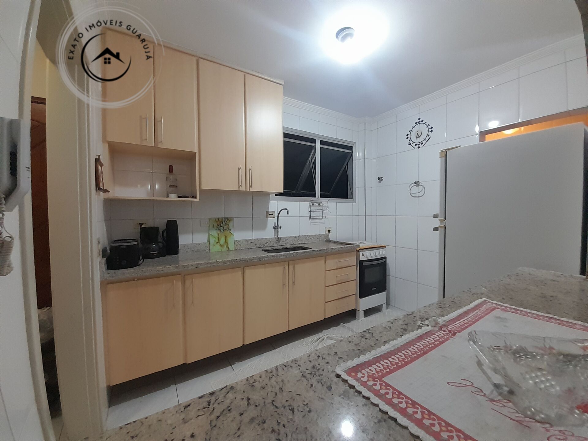Apartamento Padrão de 02 dormitórios para locação anual na Praia da Enseada. - foto 24