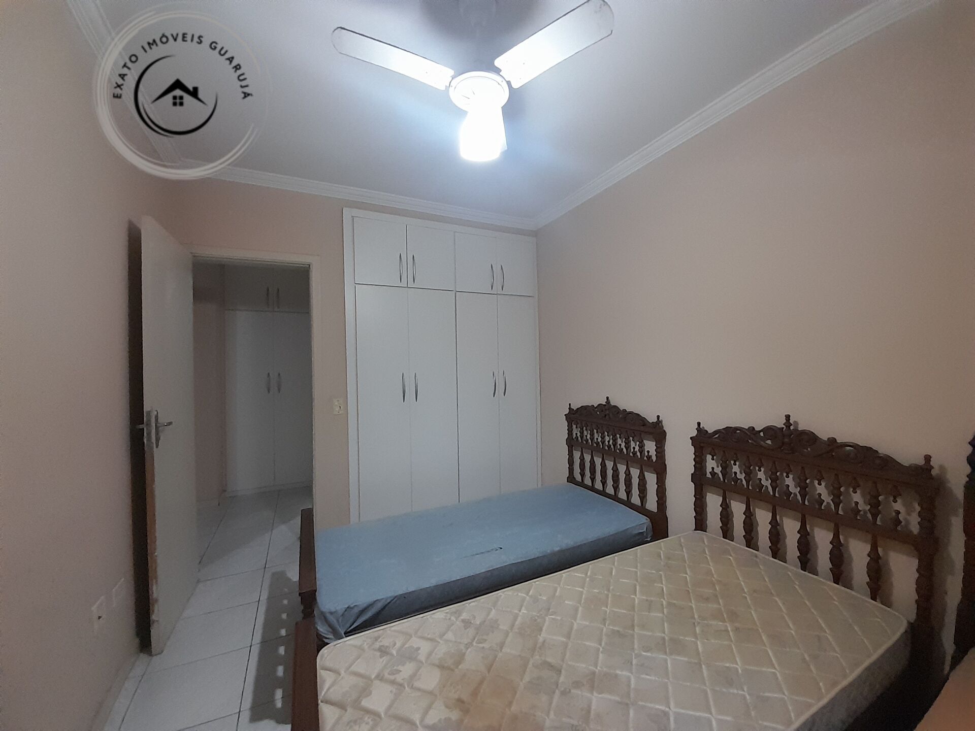 Apartamento Padrão de 02 dormitórios para locação anual na Praia da Enseada. - foto 22