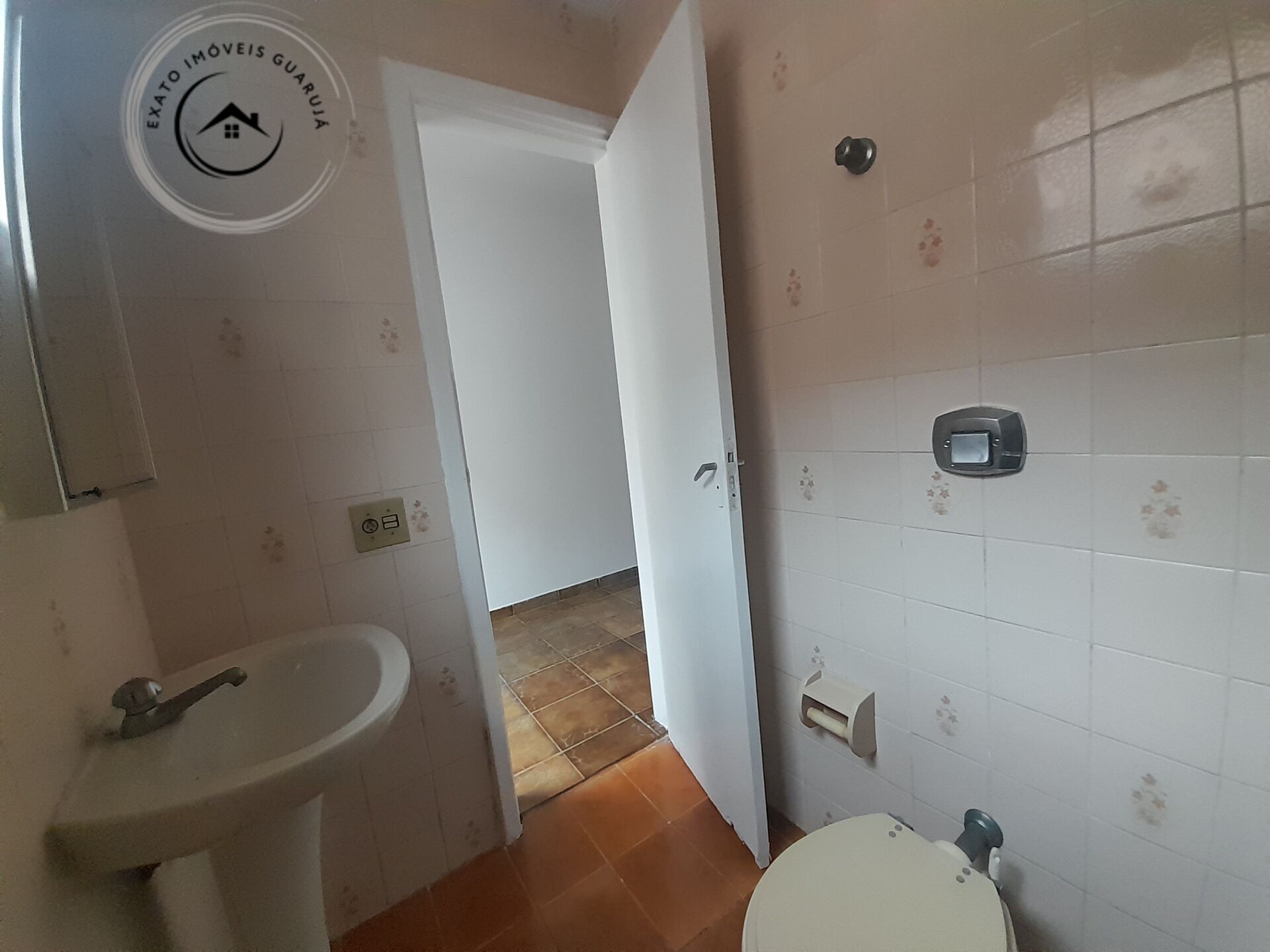 Apartamento Padrão de 01 dormitório para venda na Praia da Enseada. - foto 12