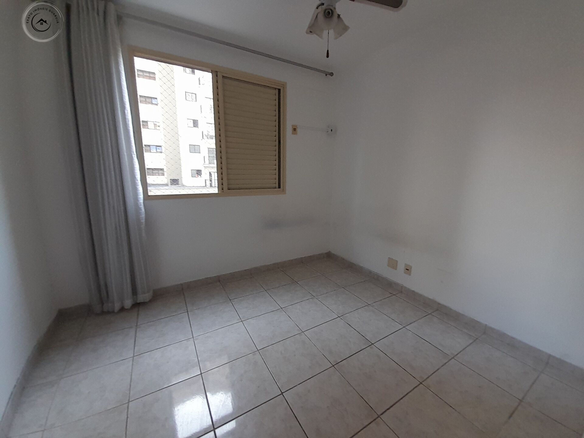 Apartamento Padrão de 02 dormitórios para venda na Praia da Enseada. - foto 5