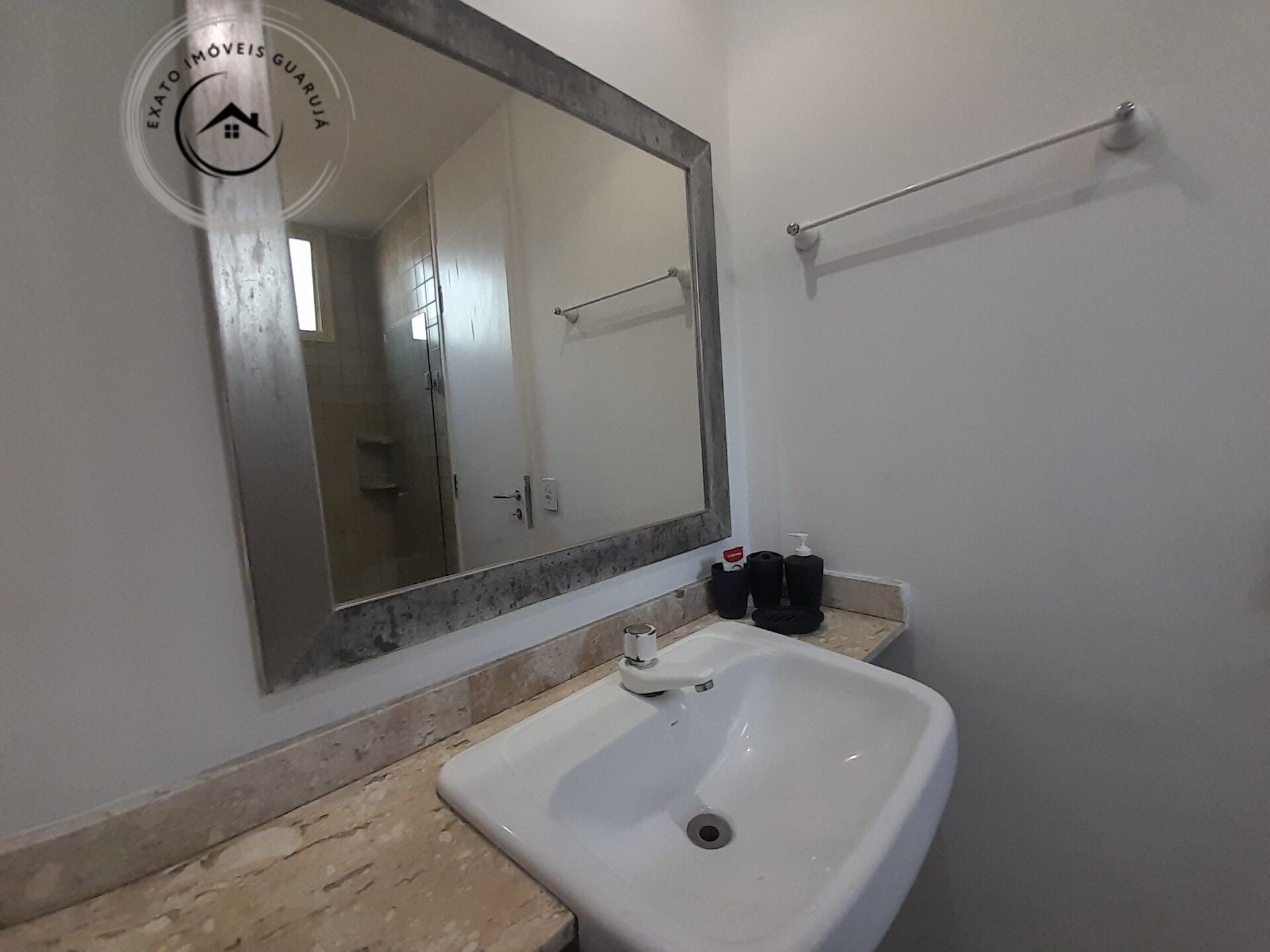 Apartamento Padrão de 02 dormitórios para venda na Praia da Enseada. - foto 15