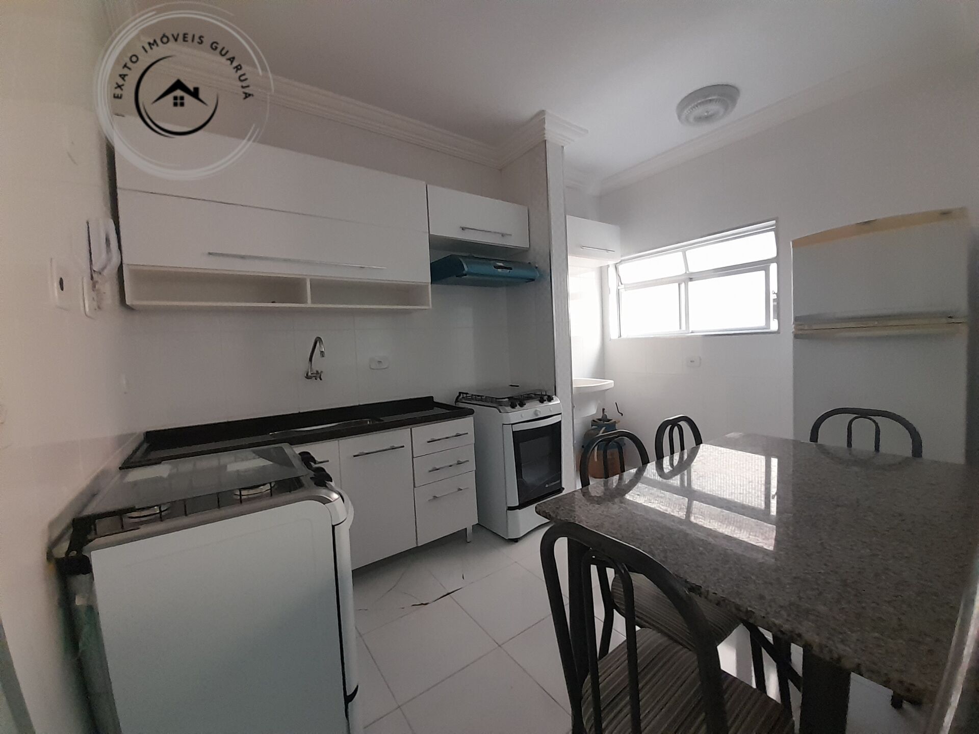 Apartamento Padrão de 02 dormitórios para venda na Praia da Enseada. - foto 3