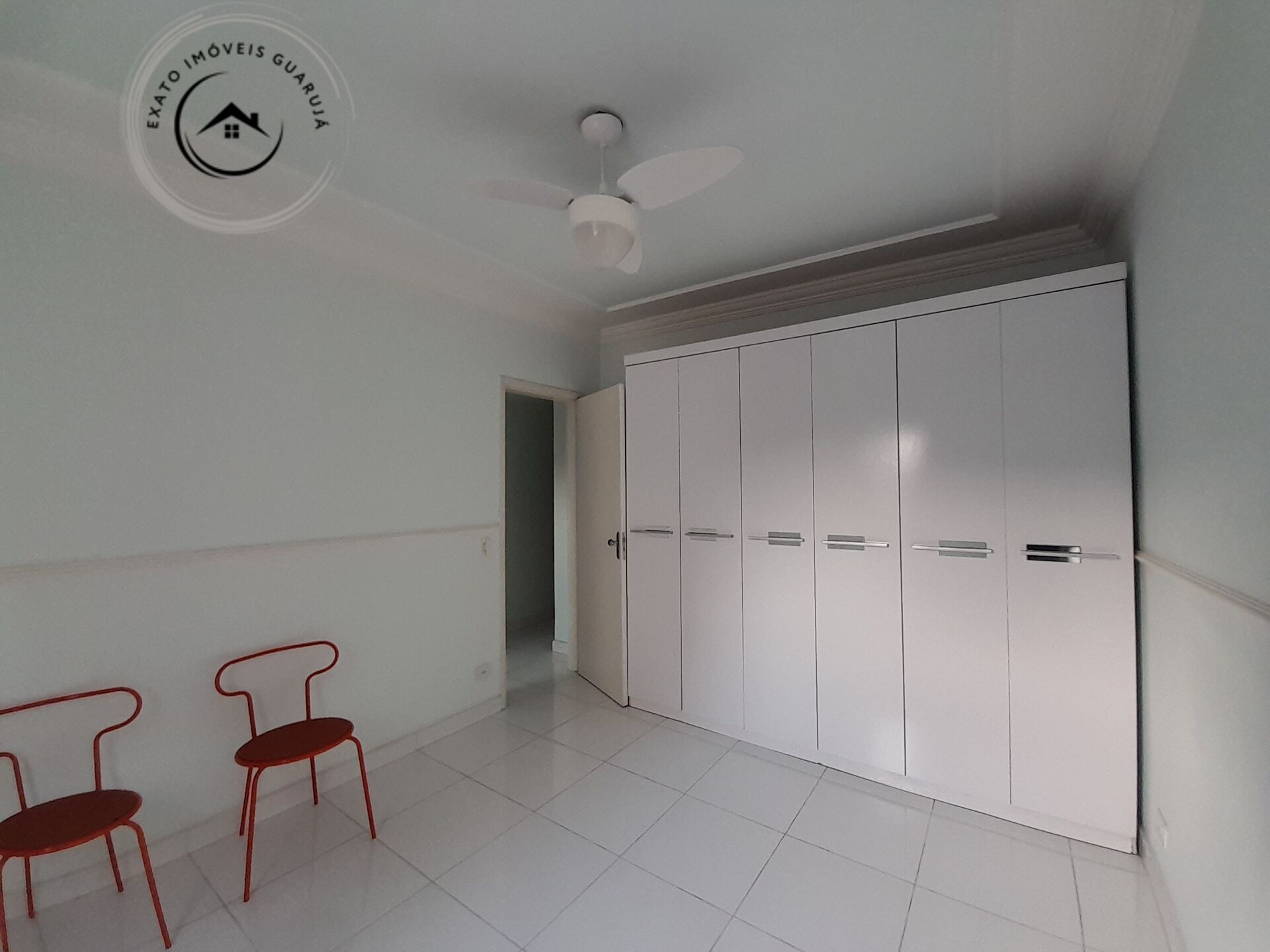 Apartamento Padrão de 02 dormitórios para venda na Praia da Enseada. - foto 13