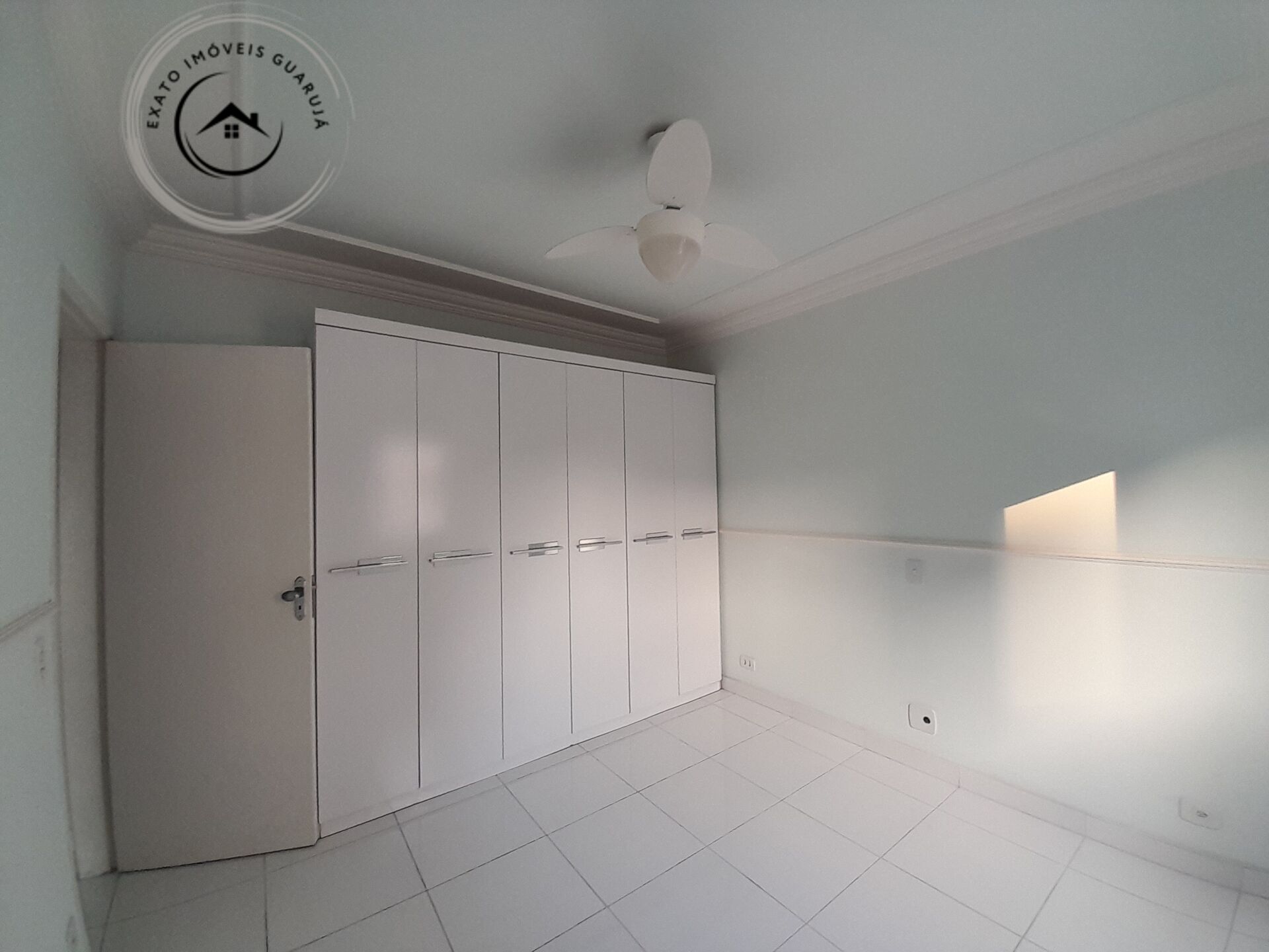 Apartamento Padrão de 02 dormitórios para venda na Praia da Enseada. - foto 12