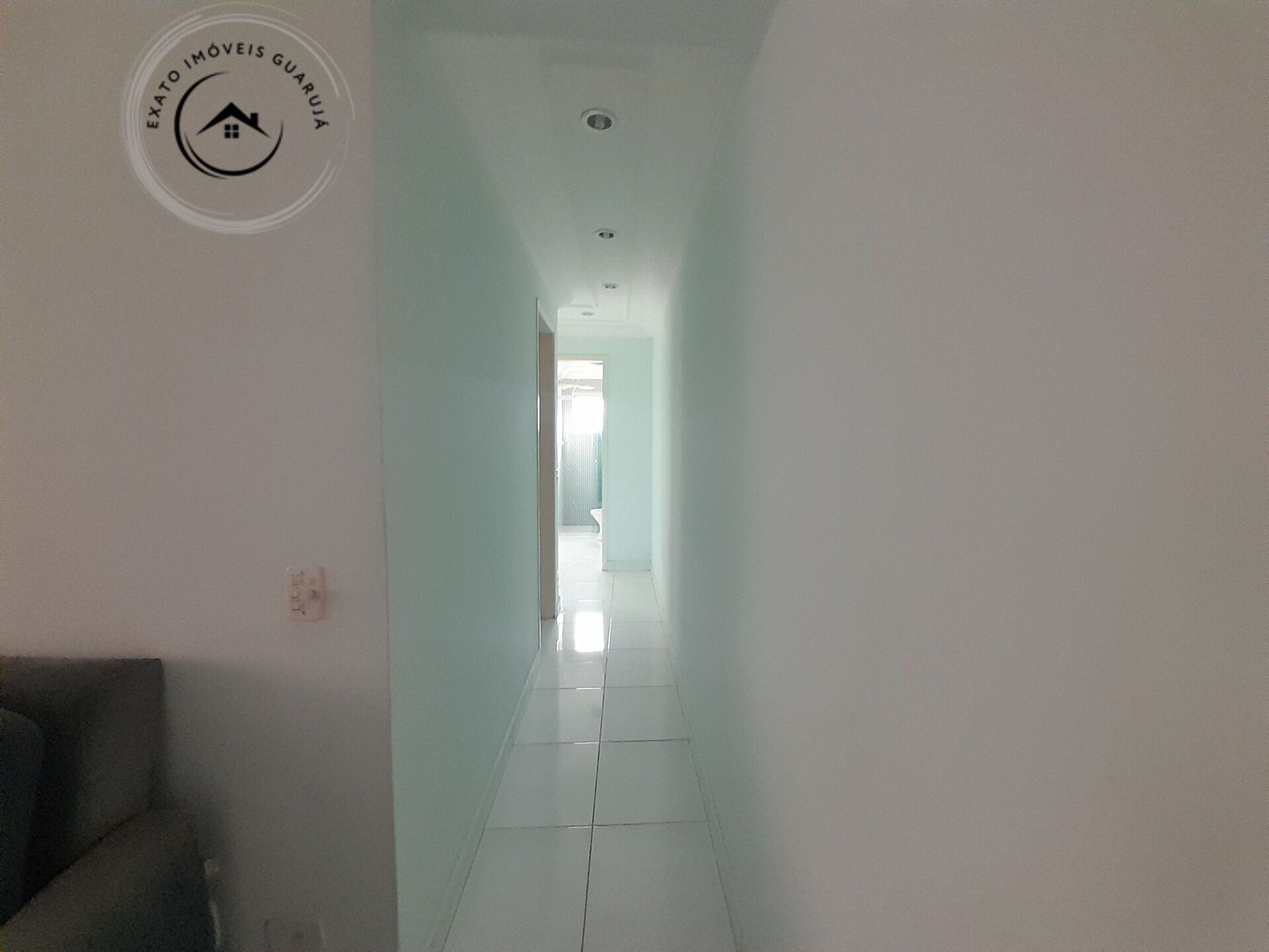 Apartamento Padrão de 02 dormitórios para venda na Praia da Enseada. - foto 9