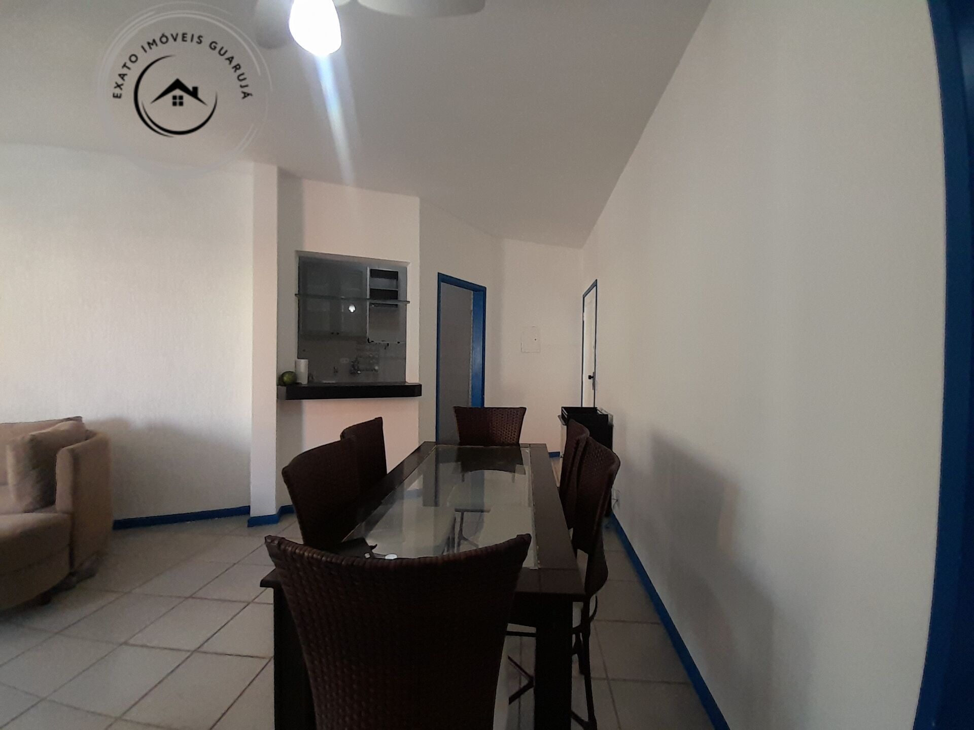 Apartamento Padrão de 03 dormitórios para locação anual na Praia da Enseada. - foto 8