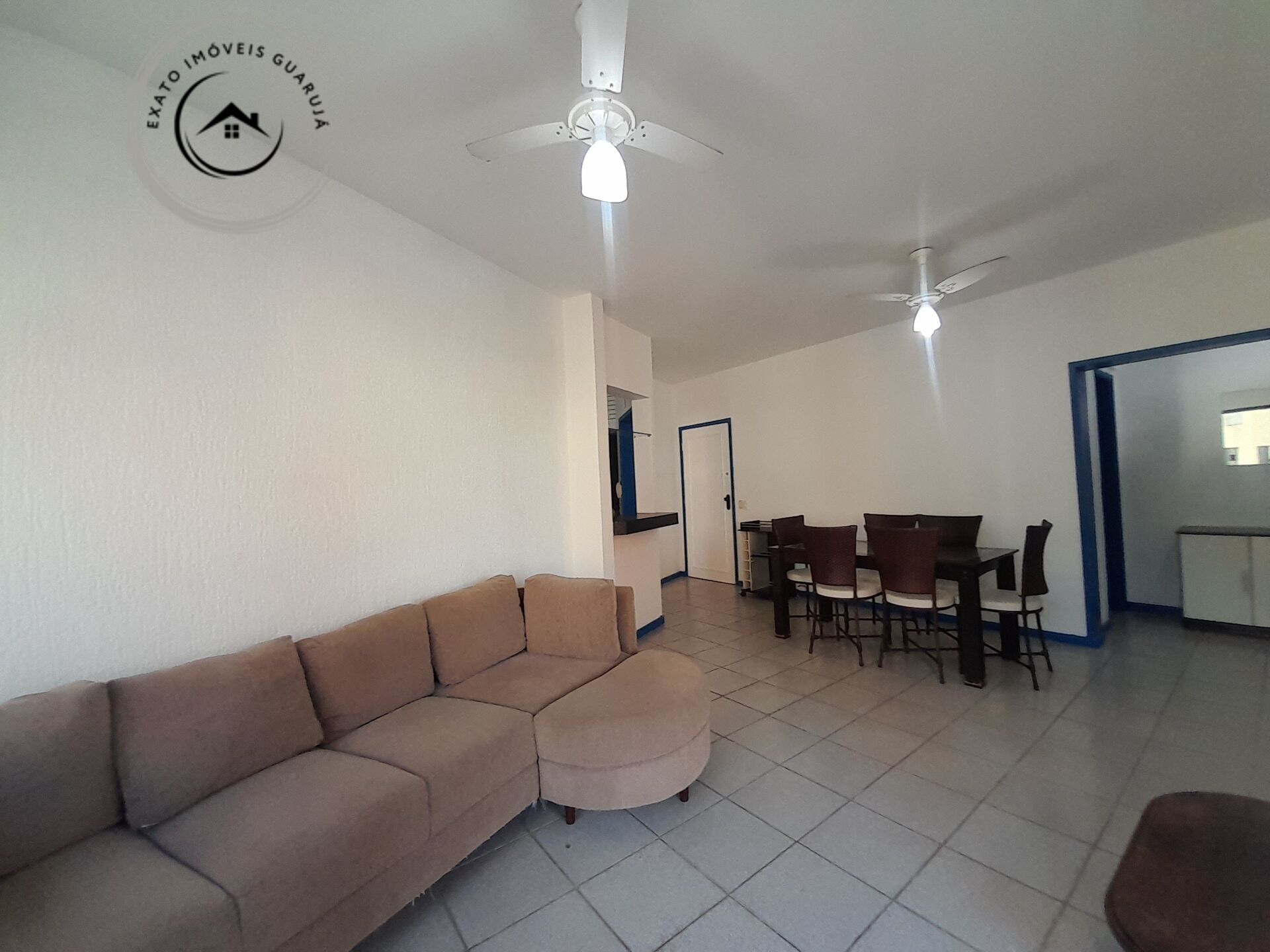 Apartamento Padrão de 03 dormitórios para locação anual na Praia da Enseada. - foto 3